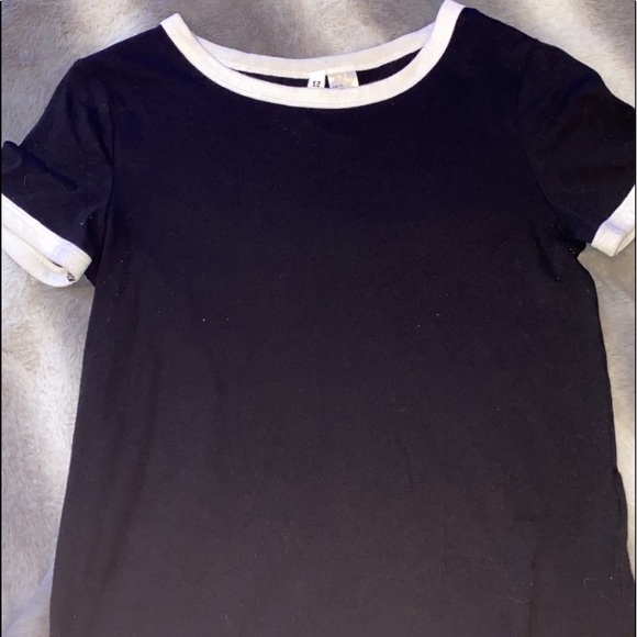 Black tee - Picture 1 of 1